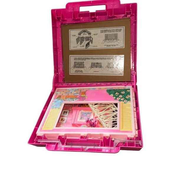 Barbie Fold 'n Fun Doll House w/ Furniture & Accessories, 1992 Mattel - Picture 5 of 12